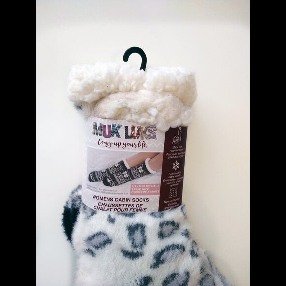 Muk Luks Women's Cozy Cabin Socks, 2 Pair, Fits Shoe Size 8-10 - Picture 5 of 7